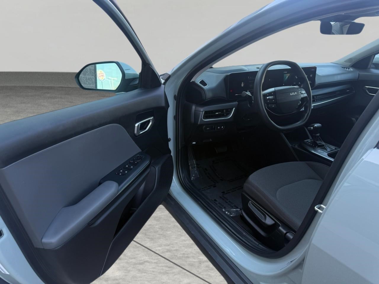 2025 Kia K4 LXS FWD