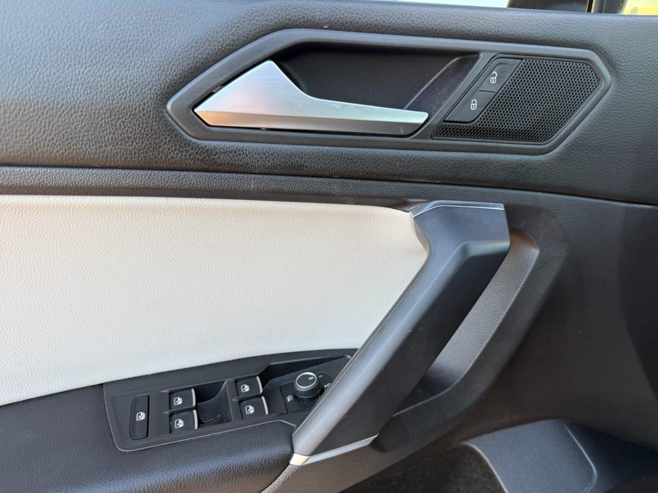2020 Volkswagen Tiguan SE R-Line Black