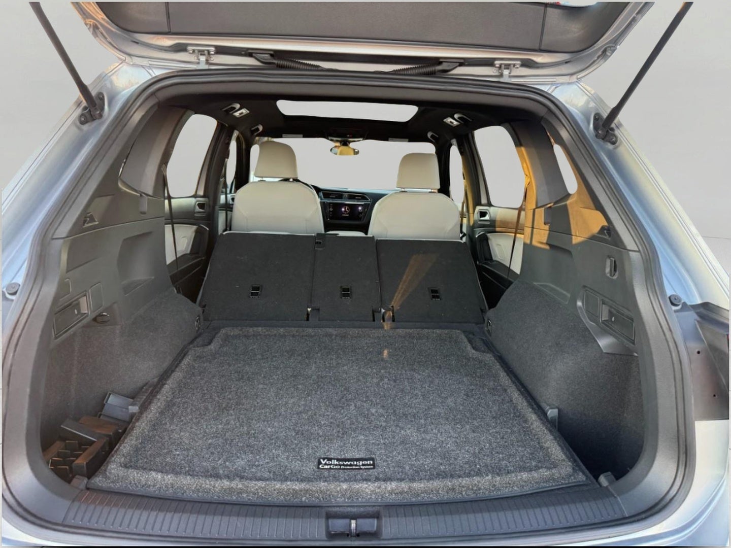 2020 Volkswagen Tiguan SE R-Line Black