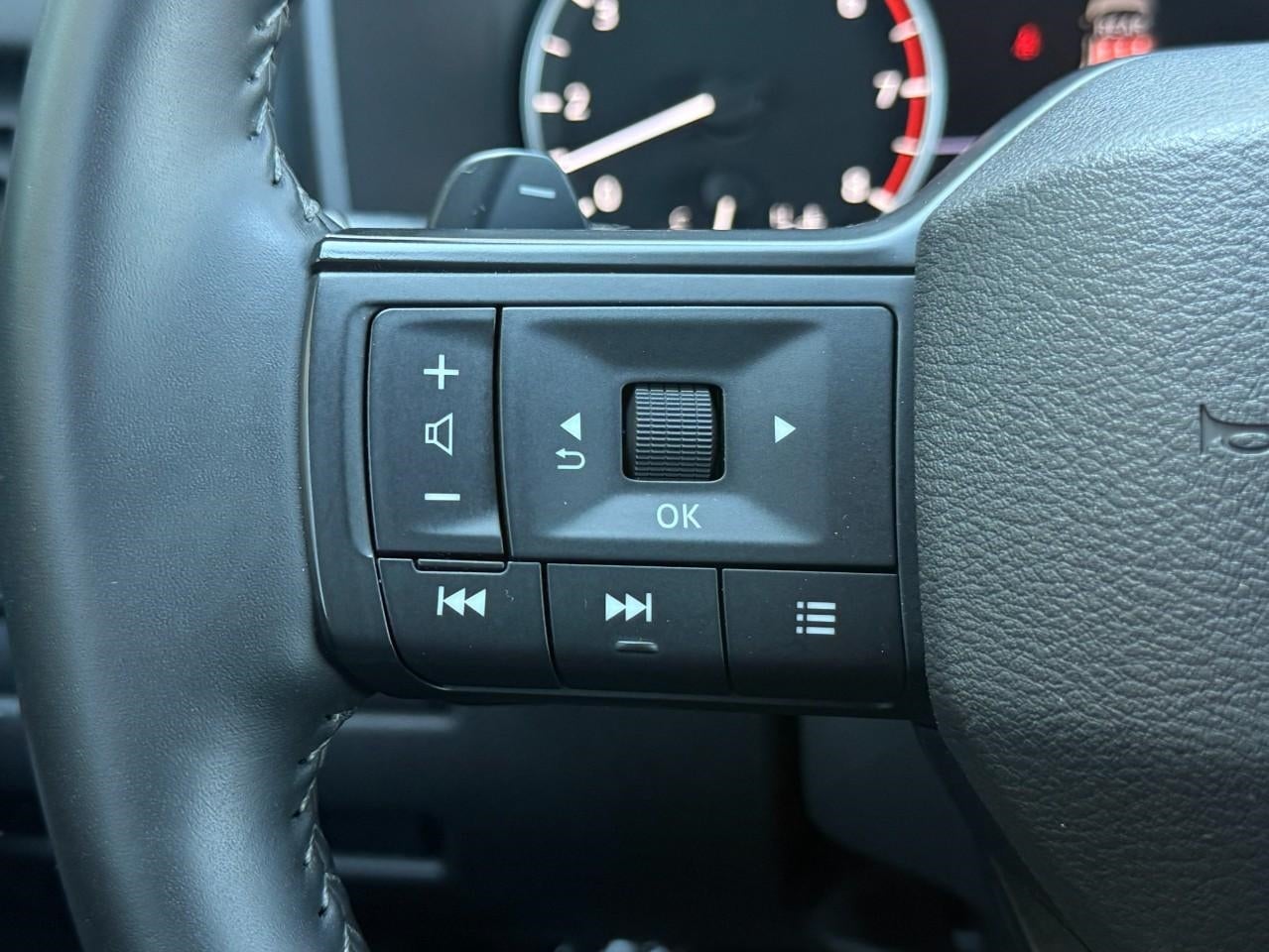 2025 Nissan Rogue AWD SV