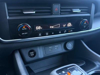2025 Nissan Rogue AWD SV