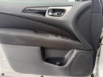 2017 Nissan Pathfinder SV