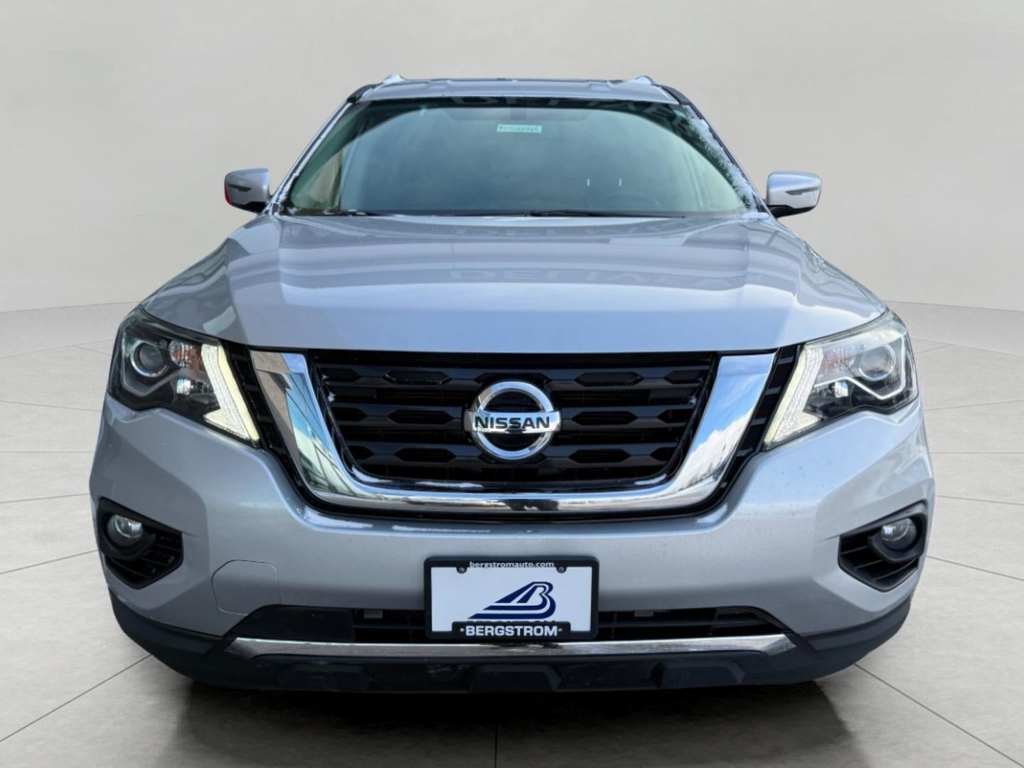 2017 Nissan Pathfinder SV