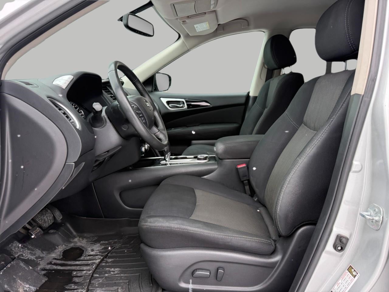 2017 Nissan Pathfinder SV