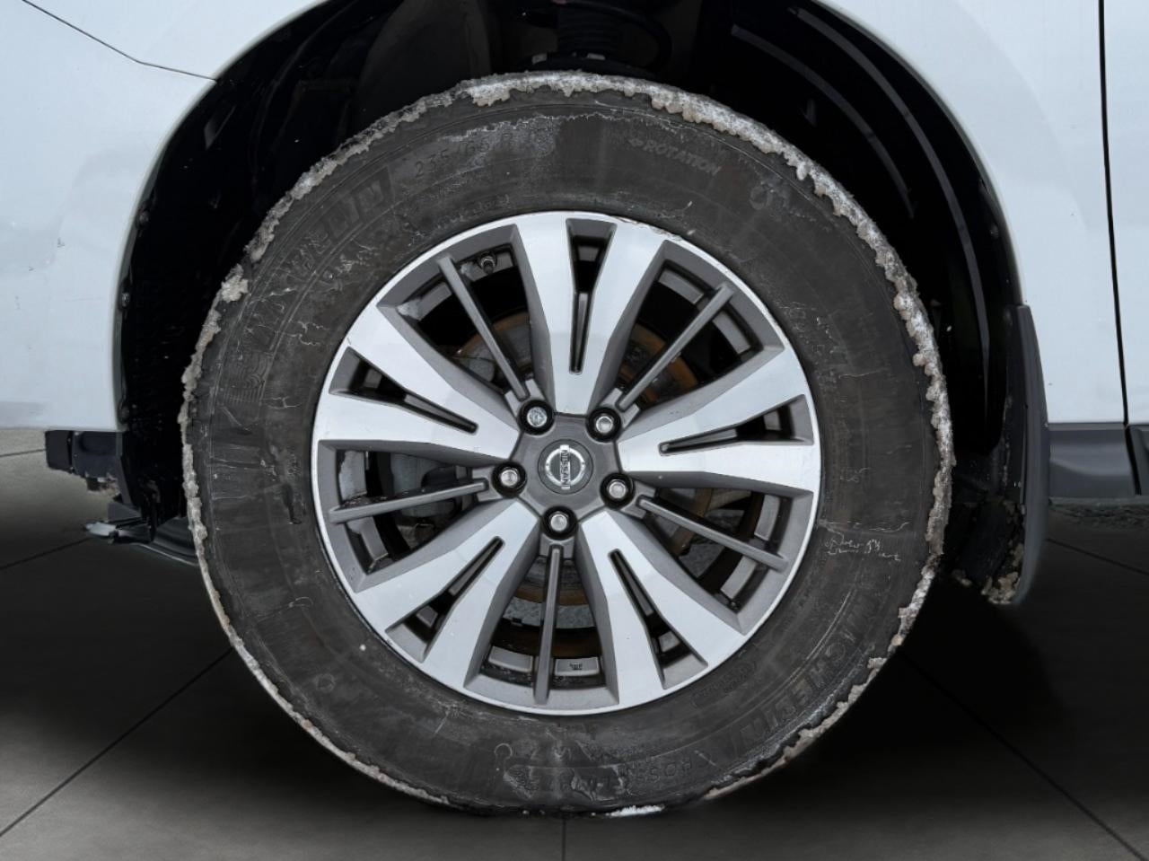 2017 Nissan Pathfinder SV