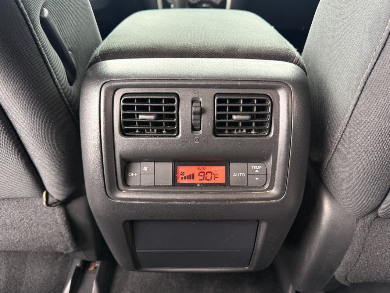 2017 Nissan Pathfinder SV