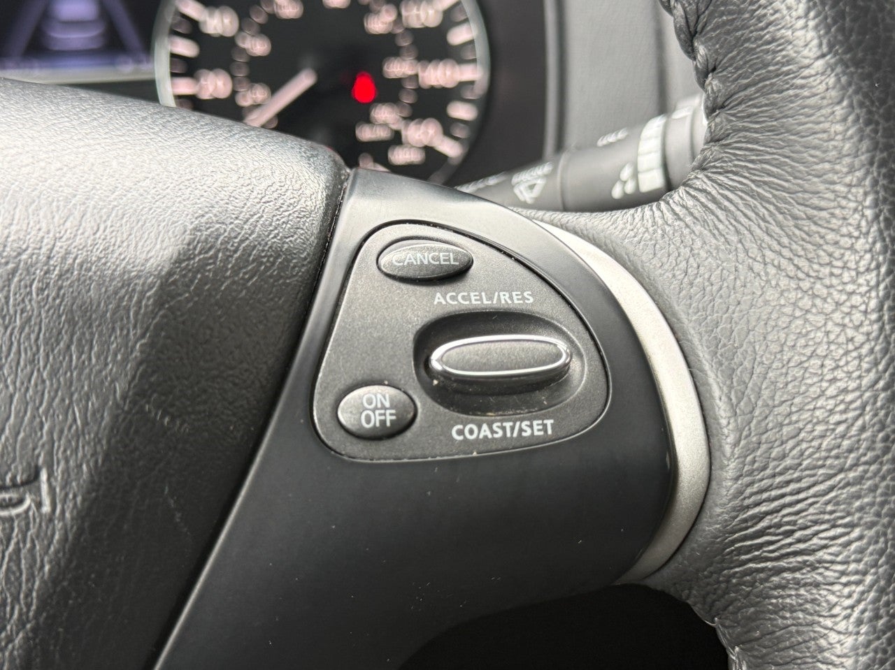 2017 Nissan Pathfinder SV