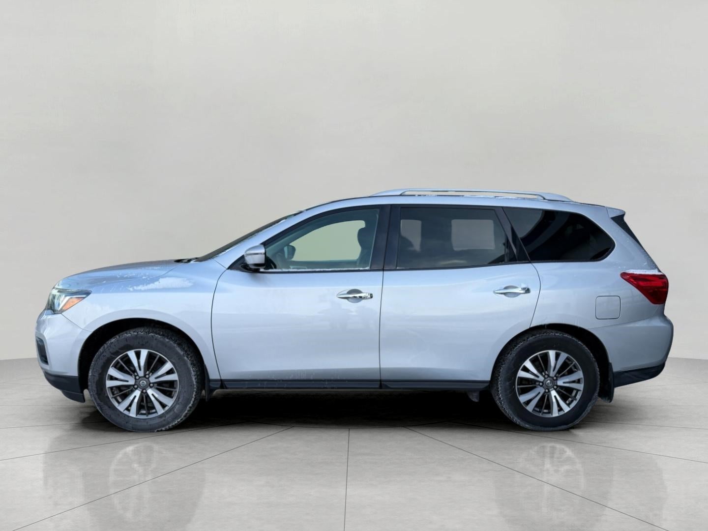 2017 Nissan Pathfinder SV