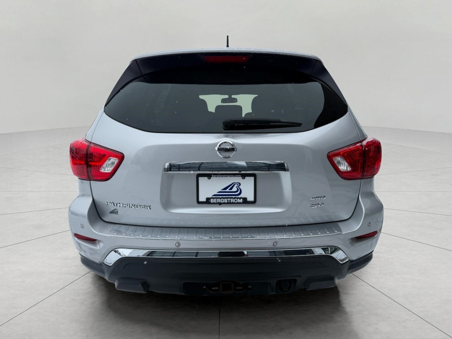 2017 Nissan Pathfinder SV