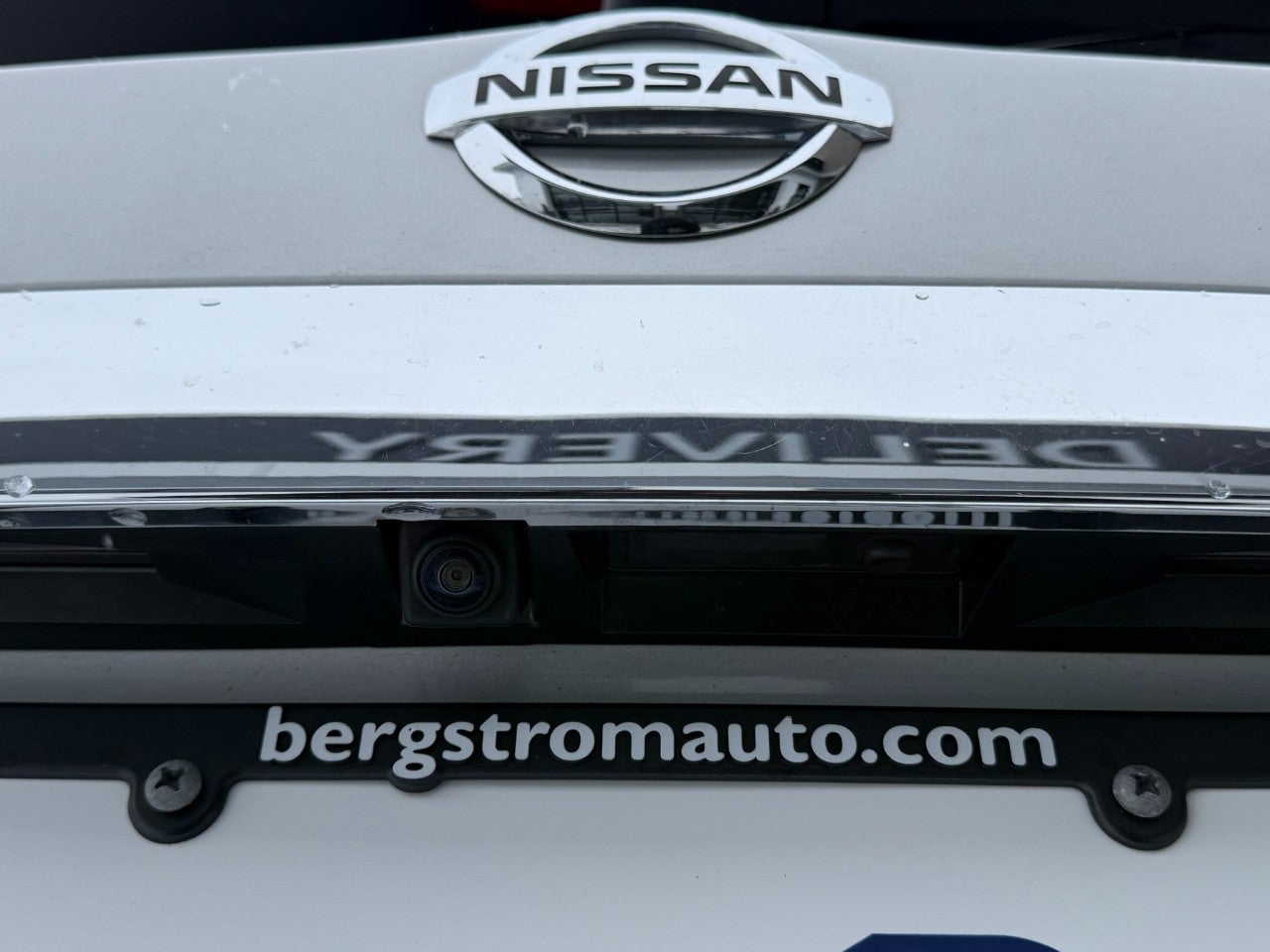 2017 Nissan Pathfinder SV