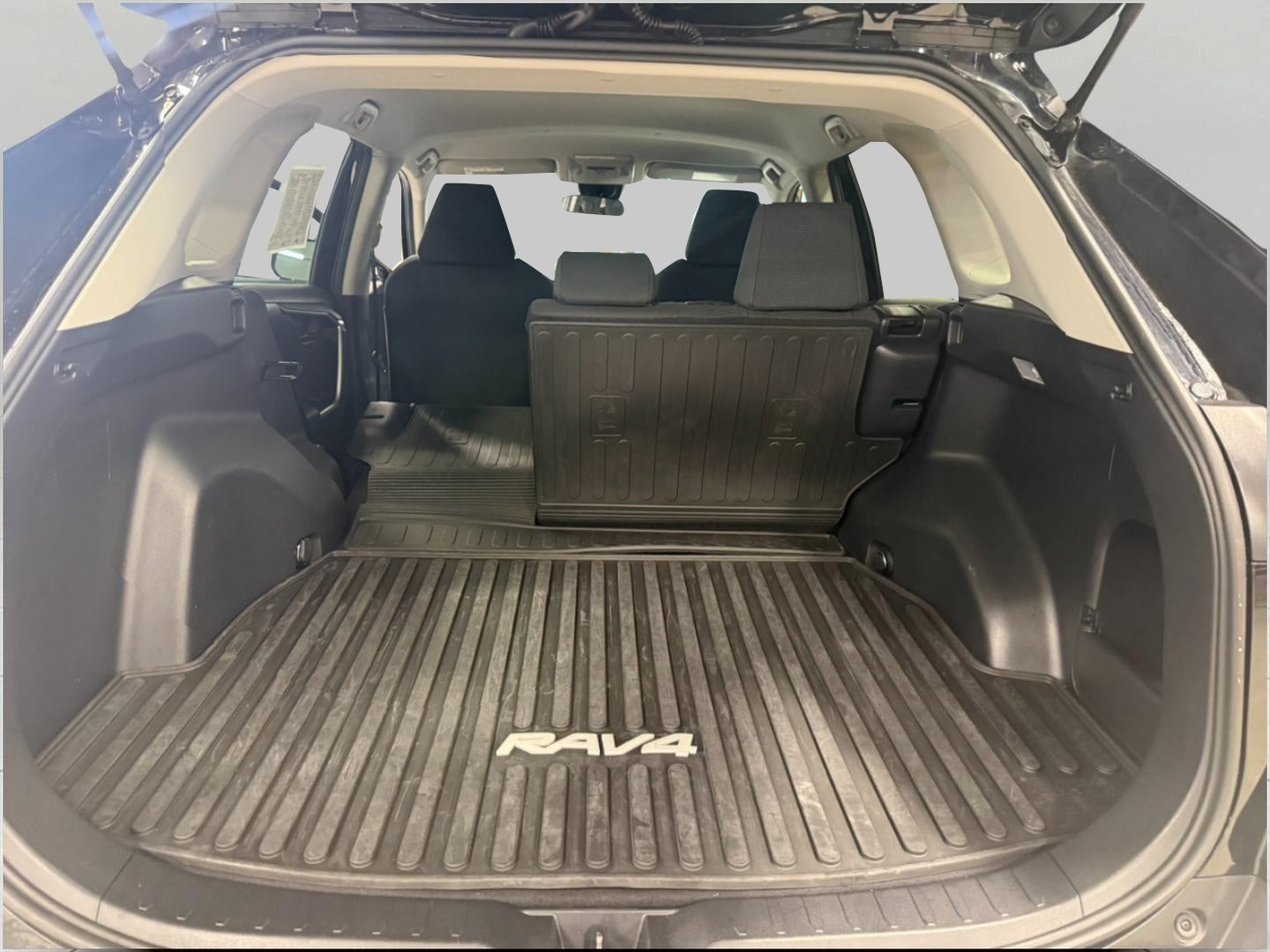 2019 Toyota RAV4 LE AWD