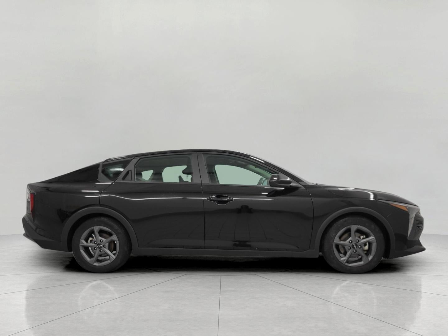 2025 Kia K4 LXS FWD