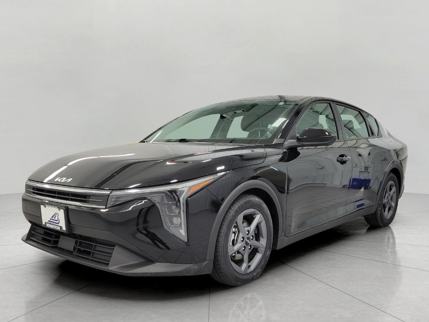 2025 Kia K4 LXS FWD