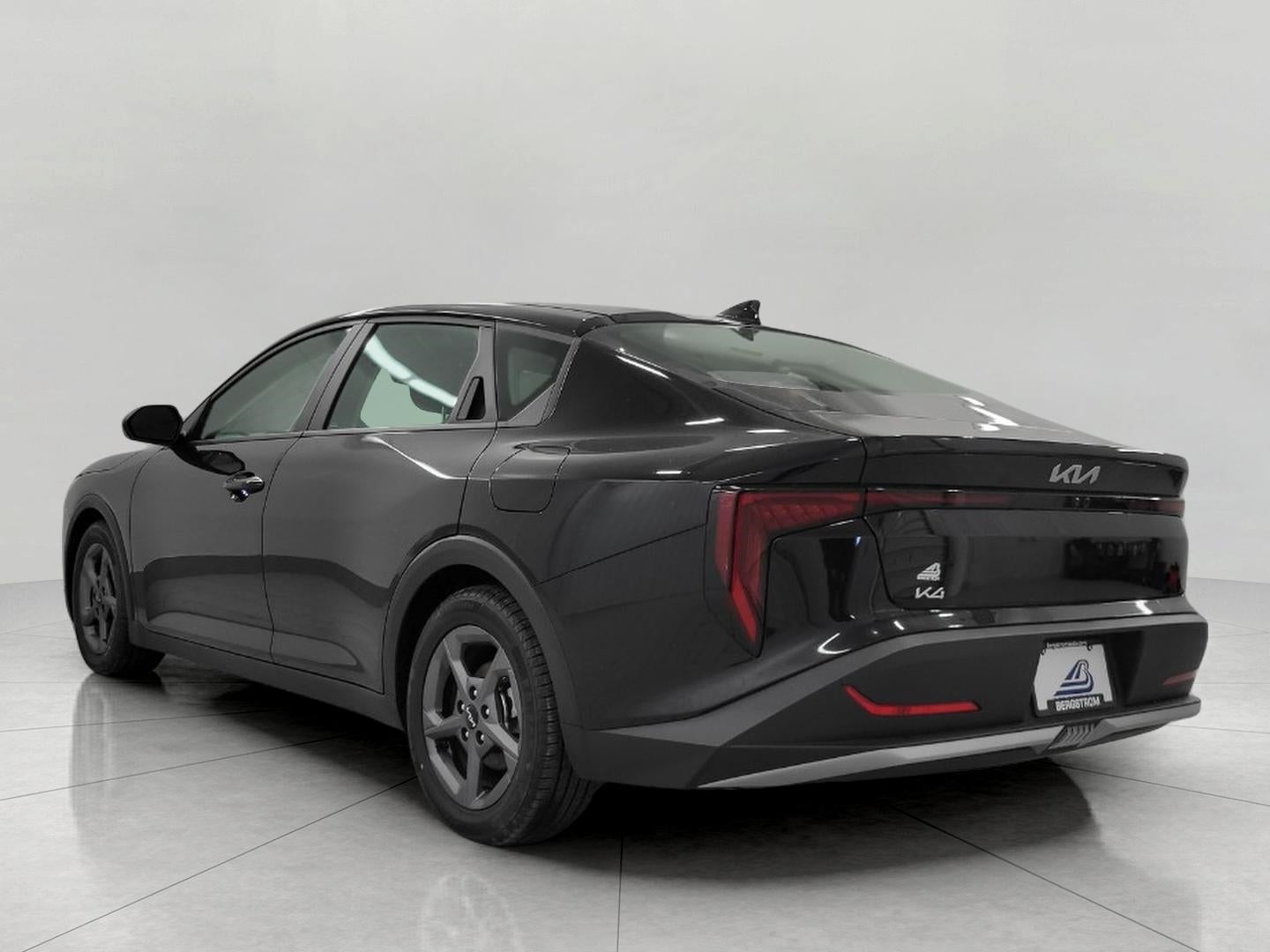 2025 Kia K4 LXS FWD