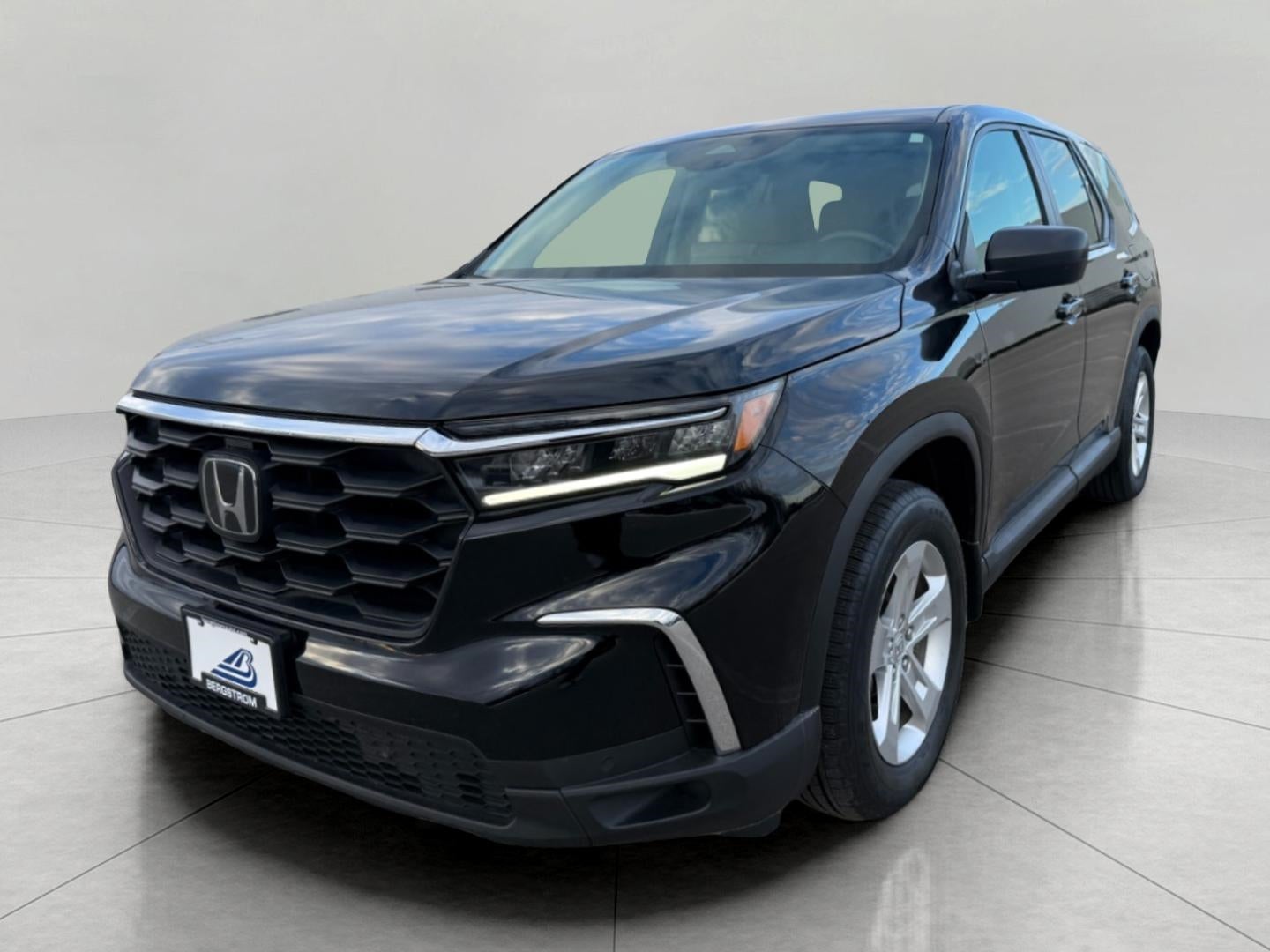 2023 Honda Pilot LX AWD