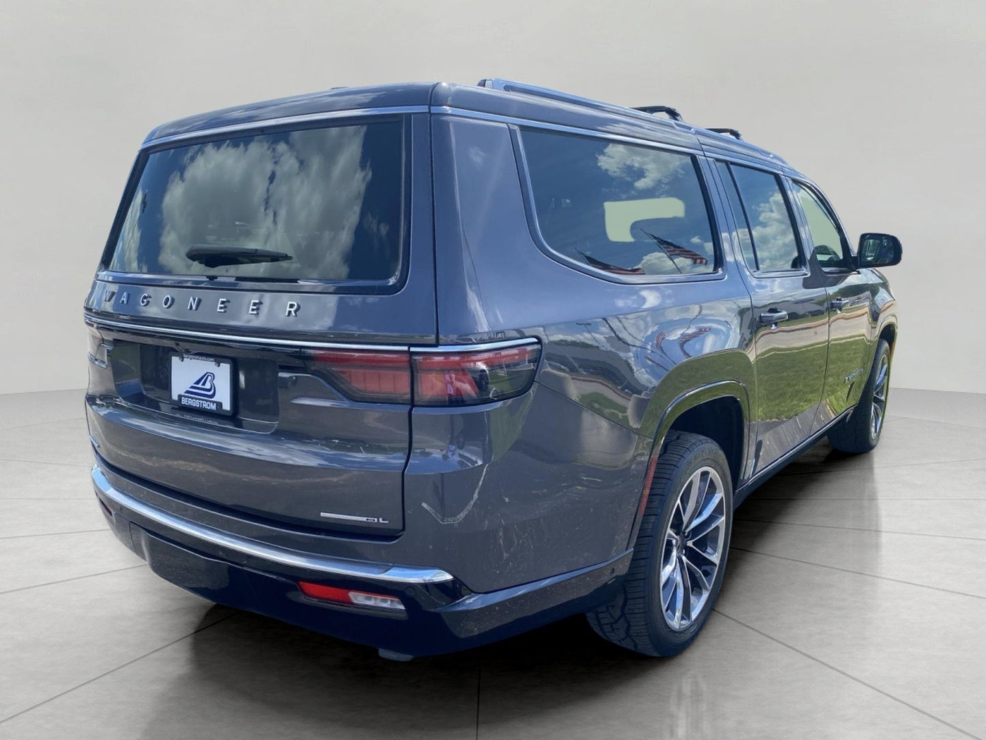 2023 Jeep Wagoneer L Series III 4x4