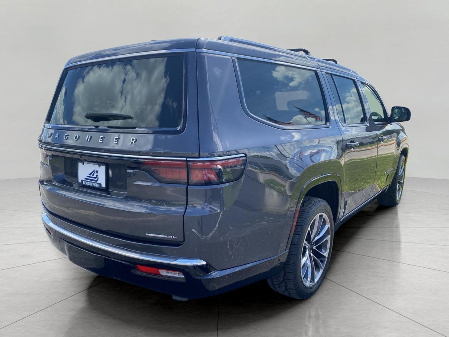 2023 Jeep Wagoneer L Series III 4x4