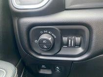 2019 RAM 1500 Laramie 4x4 Crew Cab 5'7 Box