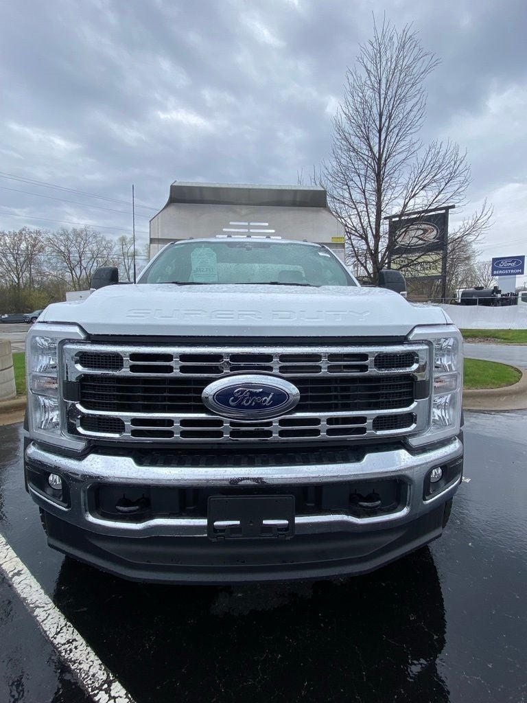2026 Ford F-600SD XL