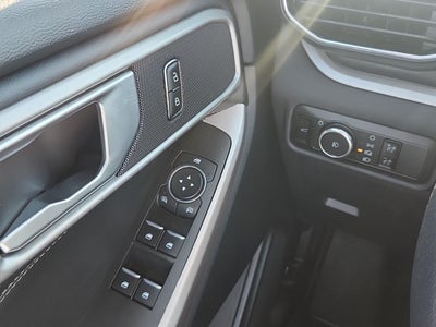 2023 Ford Explorer XLT 4WD