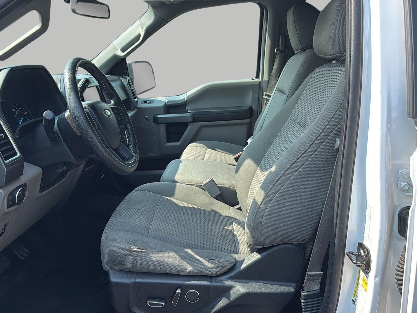 2015 Ford F-150 4WD SuperCrew 145 XLT