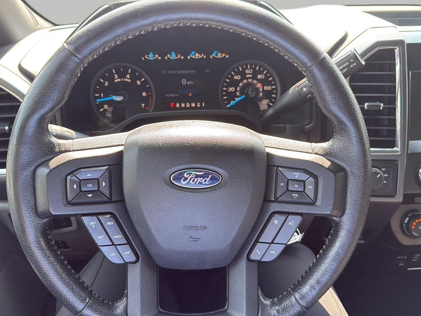 2015 Ford F-150 4WD SuperCrew 145 XLT