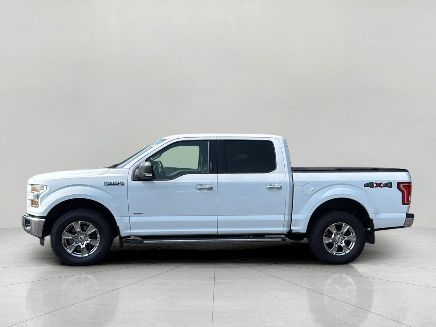 2015 Ford F-150 4WD SuperCrew 145 XLT