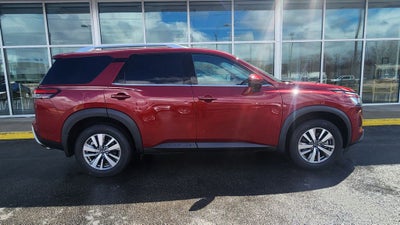 2022 Nissan Pathfinder SL