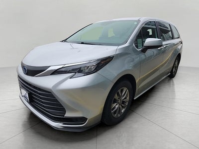 2025 Toyota Sienna LE 8 Passenger