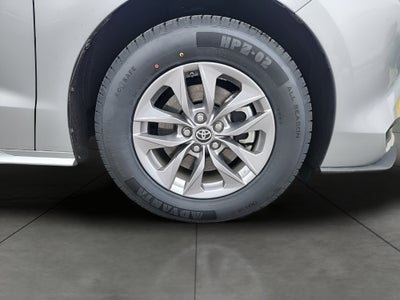 2025 Toyota Sienna LE 8 Passenger