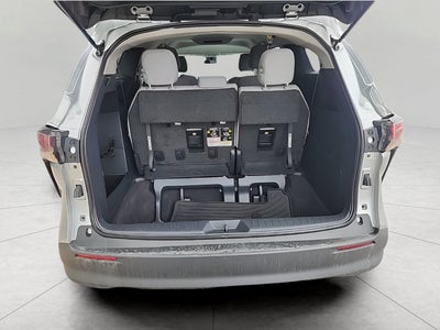 2025 Toyota Sienna LE 8 Passenger