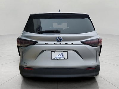 2025 Toyota Sienna LE 8 Passenger
