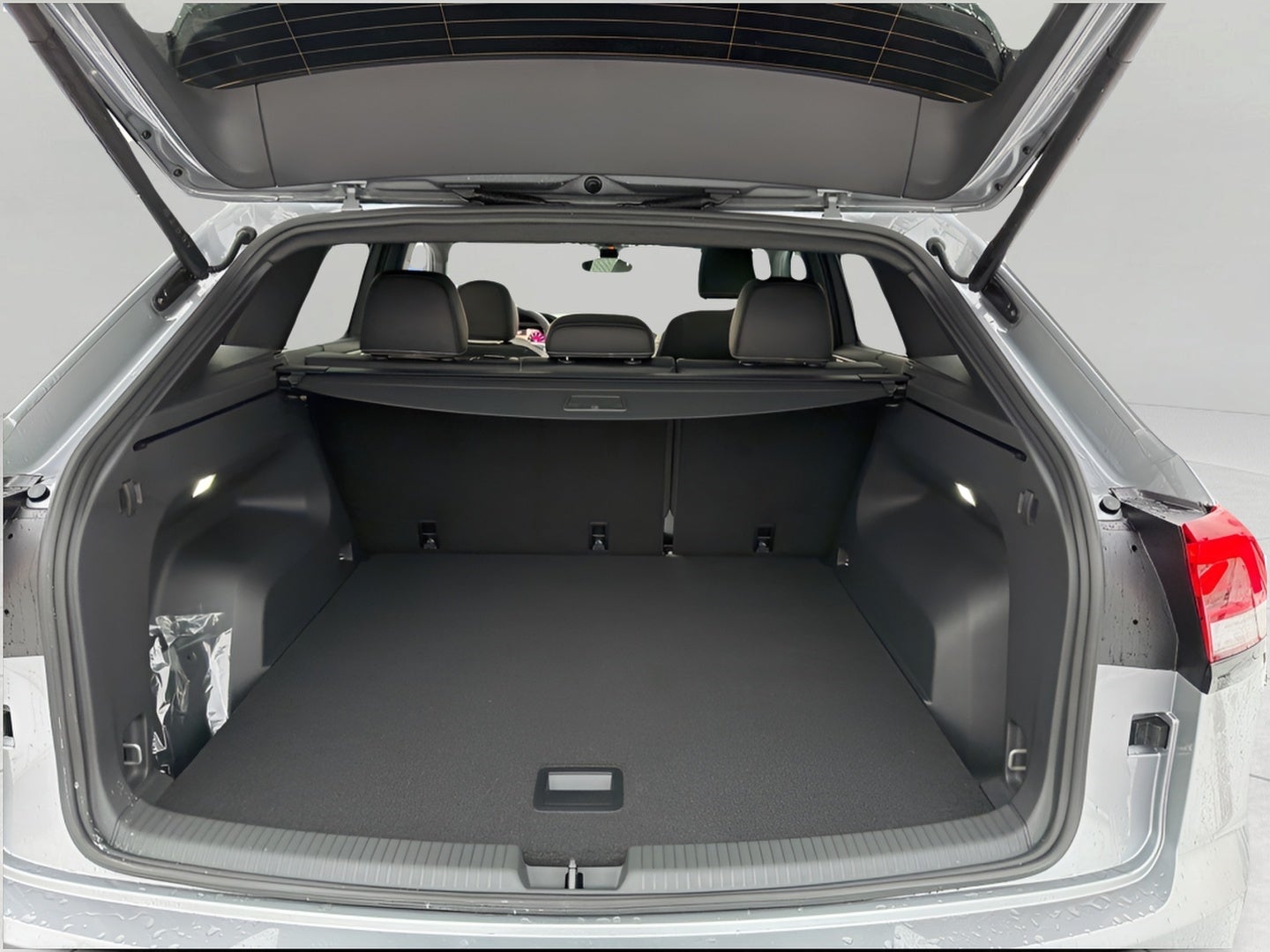 2026 Volkswagen Atlas Cross Sport 2.0T SEL R-Line Black 4MOTION