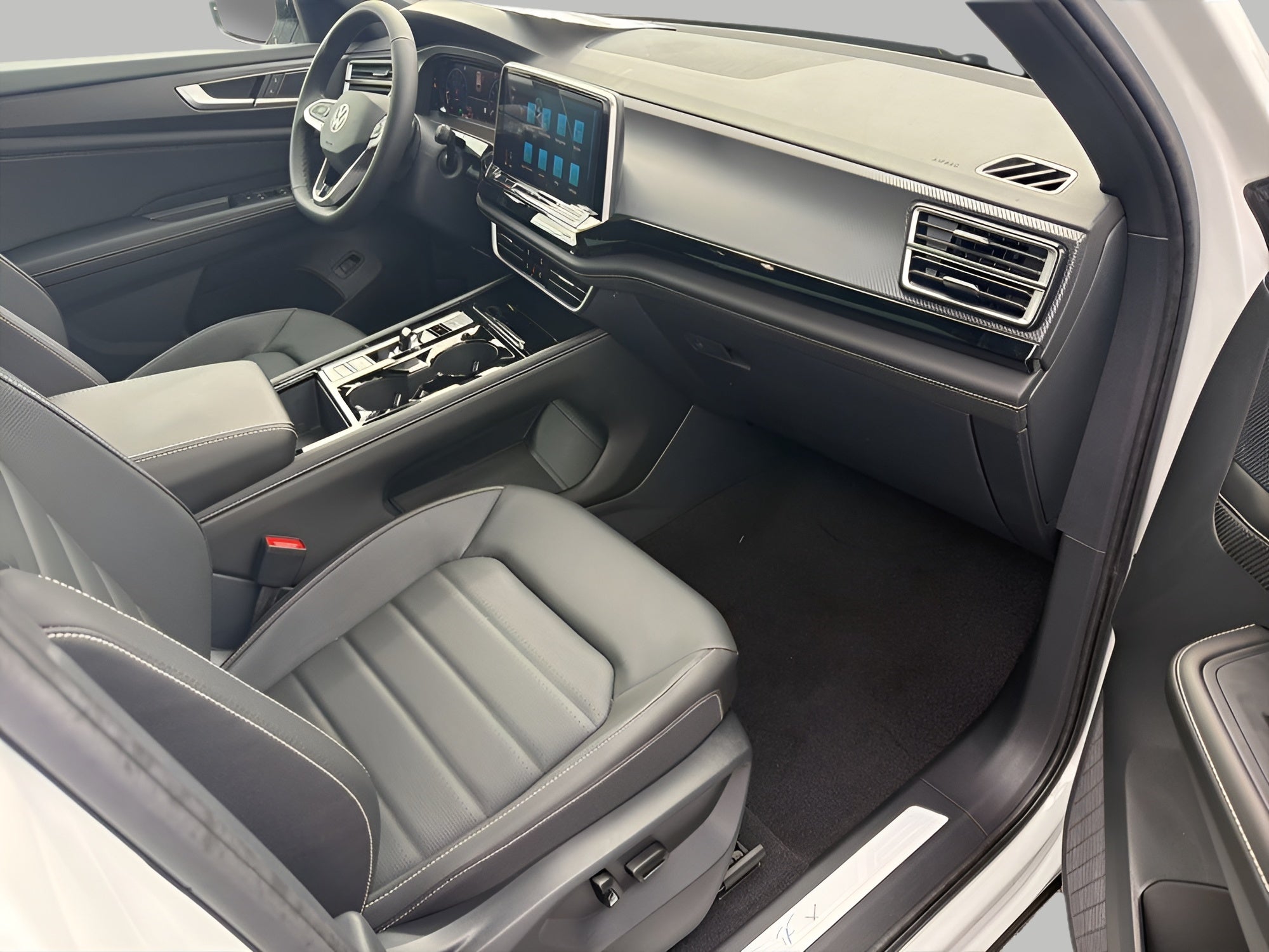 2026 Volkswagen Atlas Cross Sport 2.0T SEL R-Line Black 4MOTION
