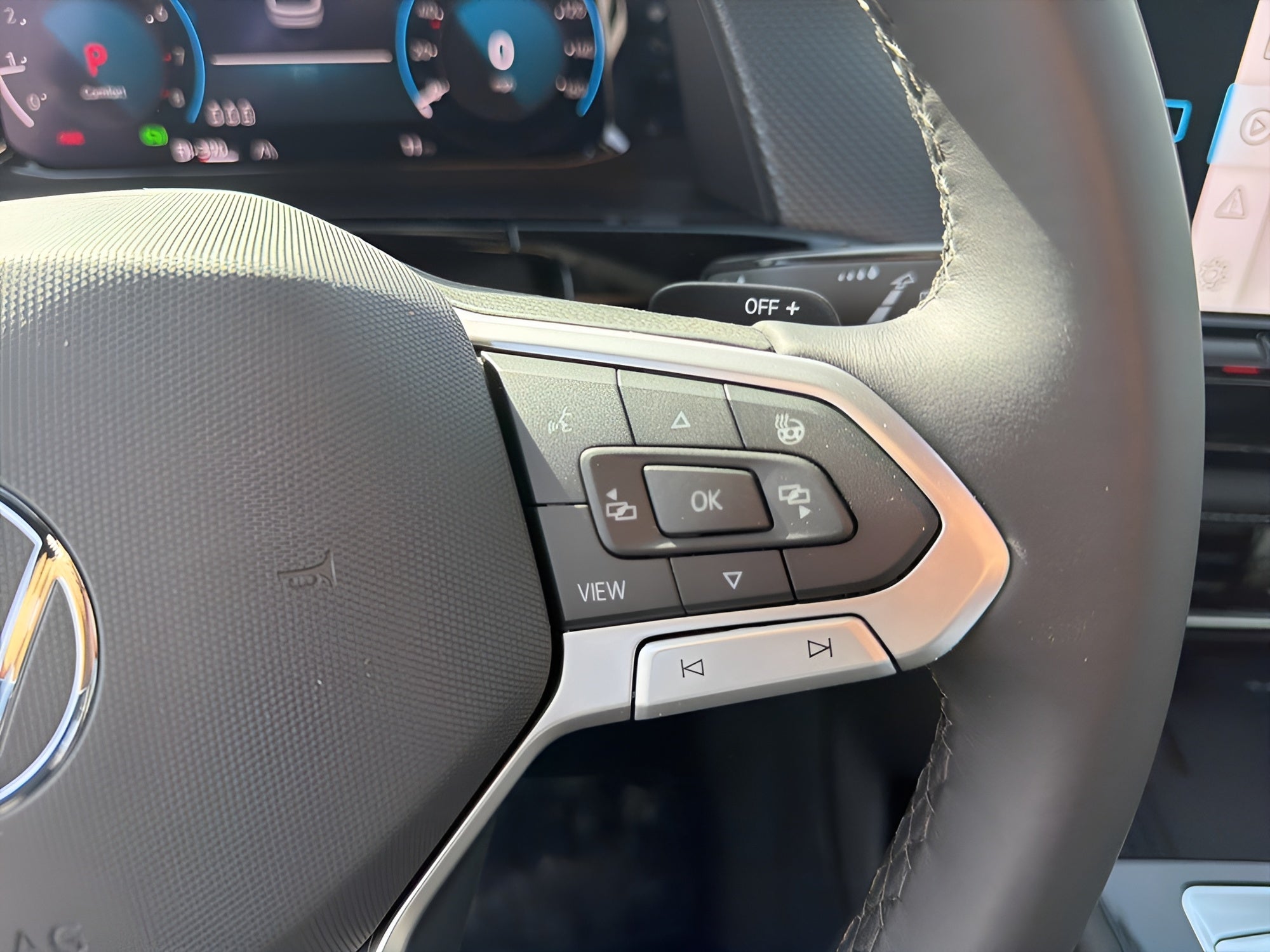 2026 Volkswagen Atlas Cross Sport 2.0T SEL Premium R-Line 4MOTION