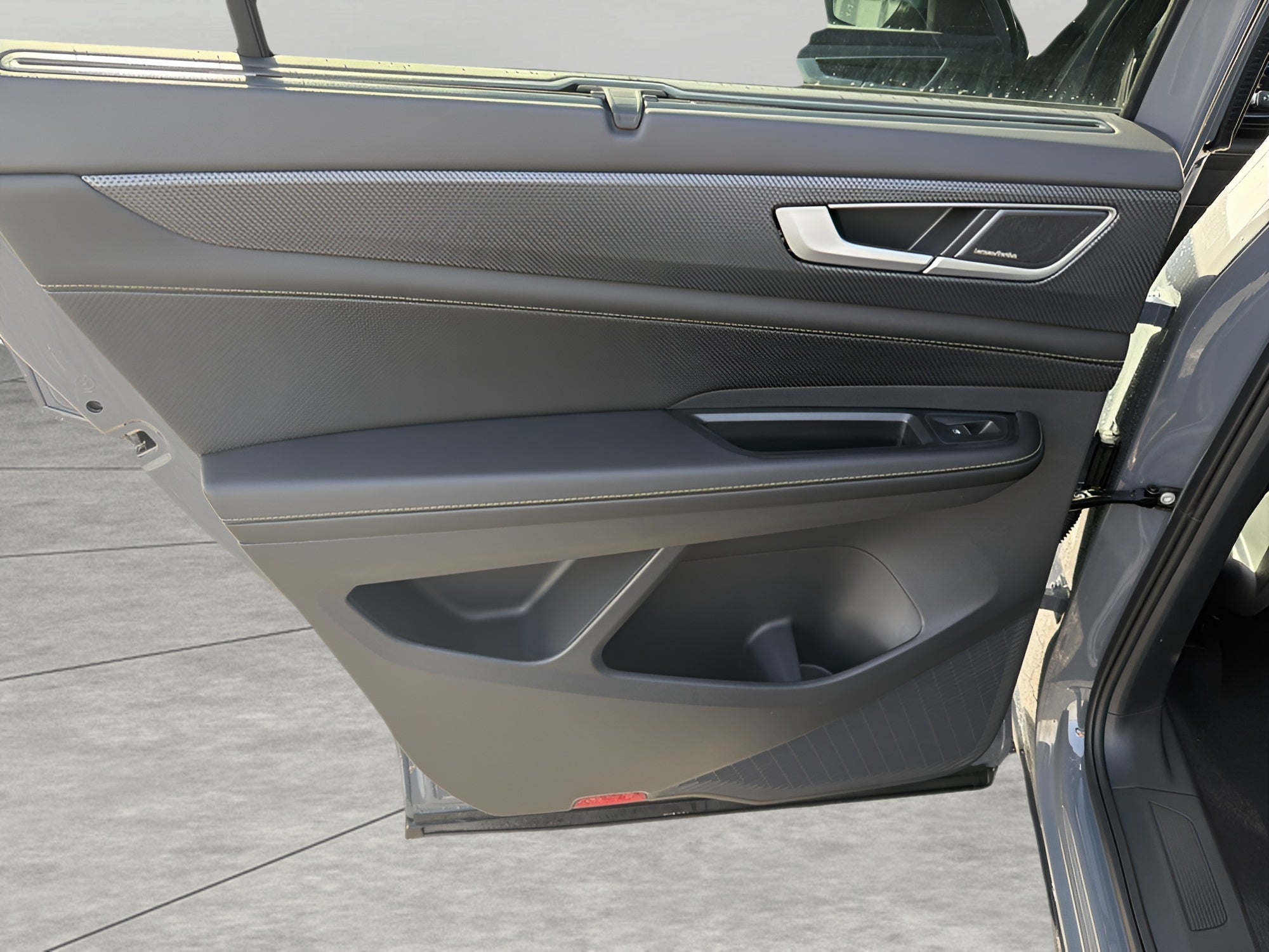 2026 Volkswagen Atlas Cross Sport 2.0T SEL Premium R-Line 4MOTION