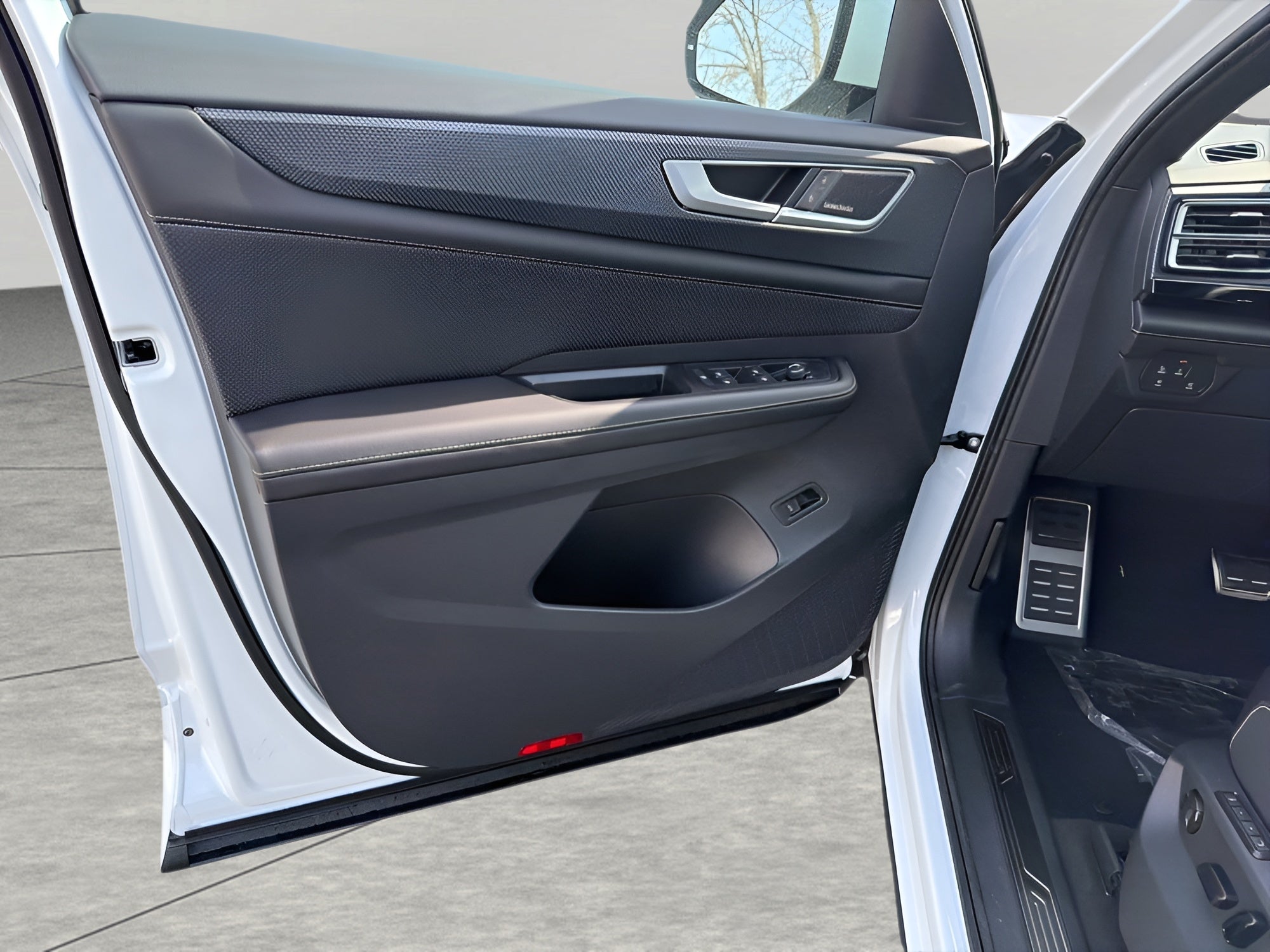 2026 Volkswagen Atlas Cross Sport 2.0T SEL Premium R-Line 4MOTION