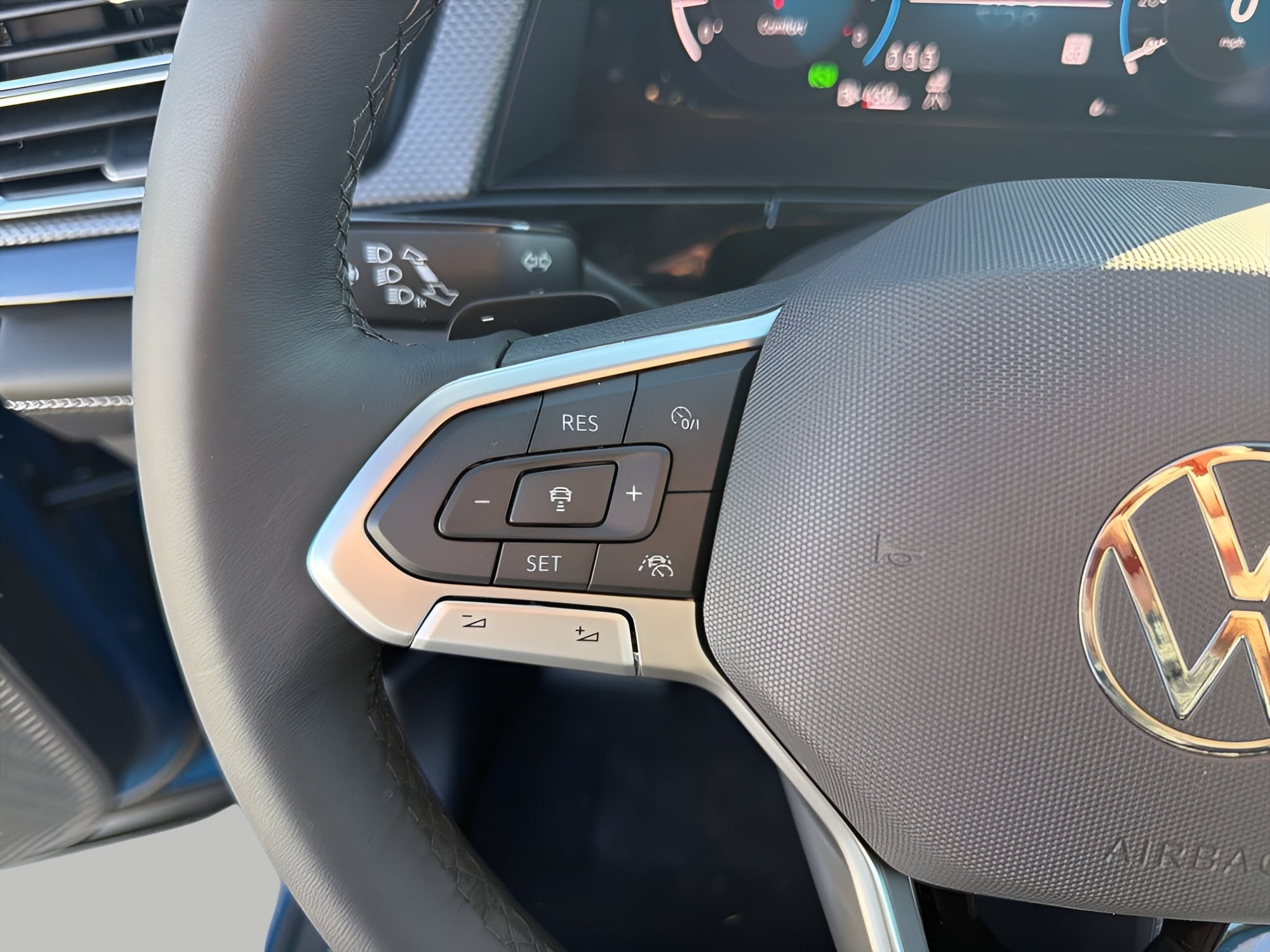 2026 Volkswagen Atlas Cross Sport 2.0T SEL Premium R-Line 4MOTION