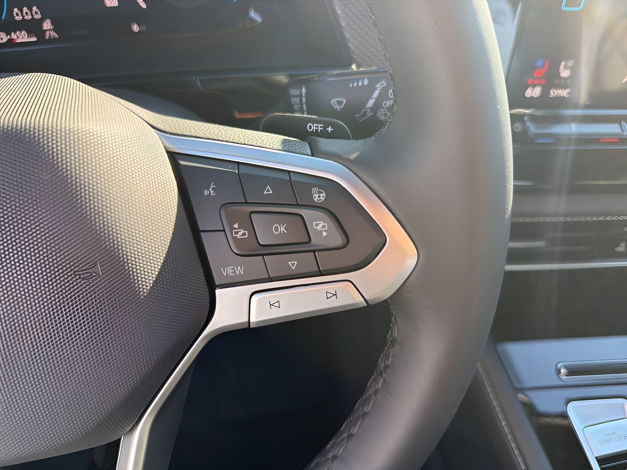 2026 Volkswagen Atlas Cross Sport 2.0T SEL Premium R-Line 4MOTION