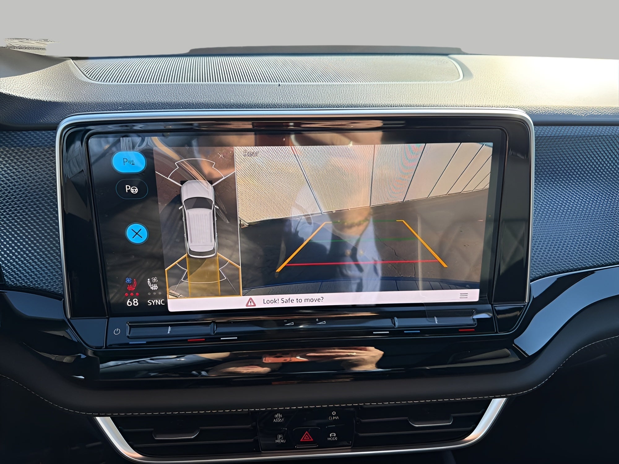 2026 Volkswagen Atlas Cross Sport 2.0T SEL Premium R-Line 4MOTION