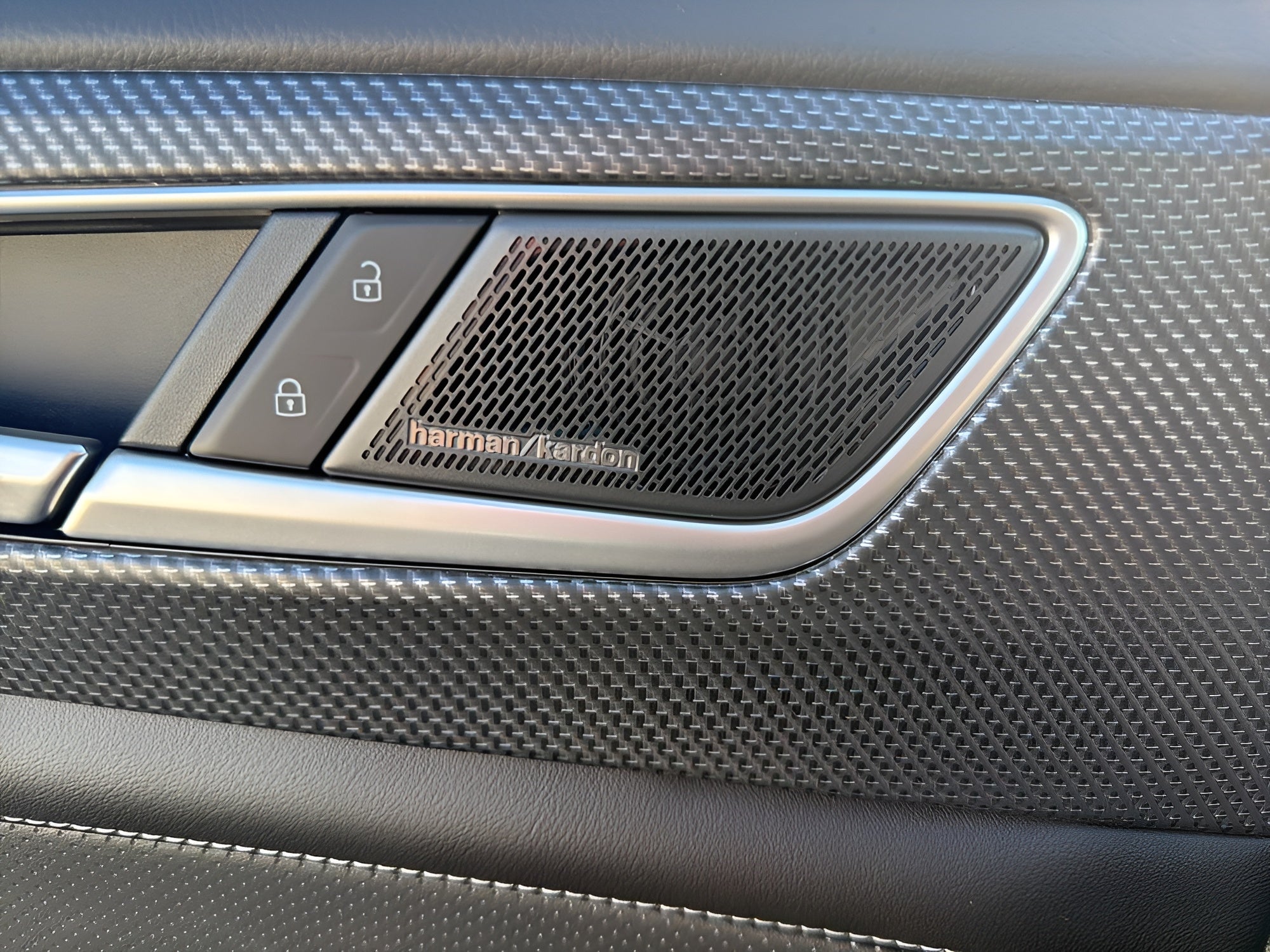 2026 Volkswagen Atlas Cross Sport 2.0T SEL Premium R-Line 4MOTION