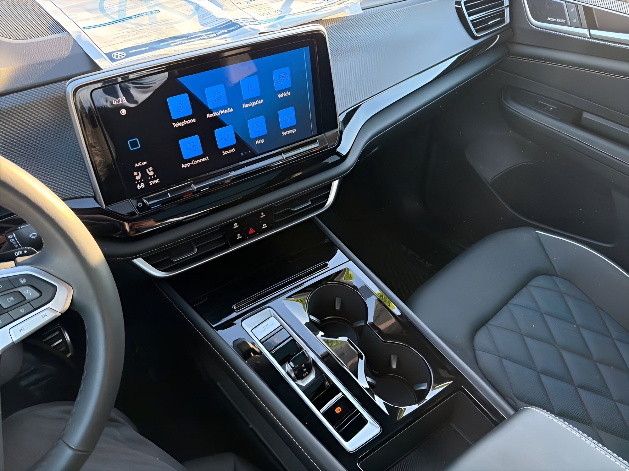 2026 Volkswagen Atlas Cross Sport 2.0T SEL Premium R-Line 4MOTION