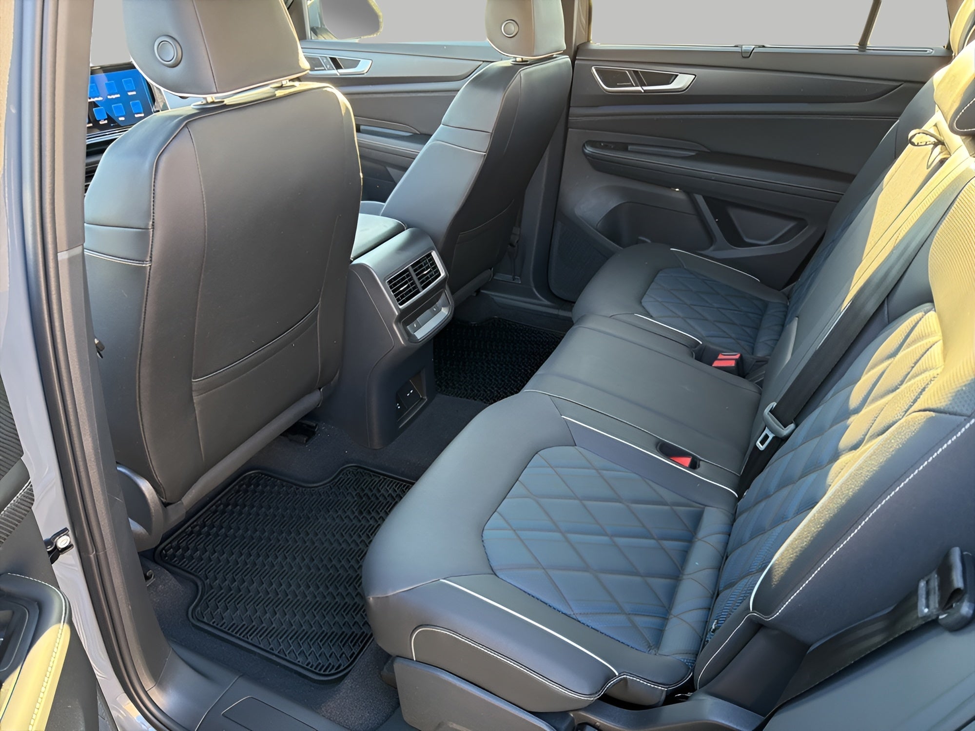 2026 Volkswagen Atlas Cross Sport 2.0T SEL Premium R-Line 4MOTION