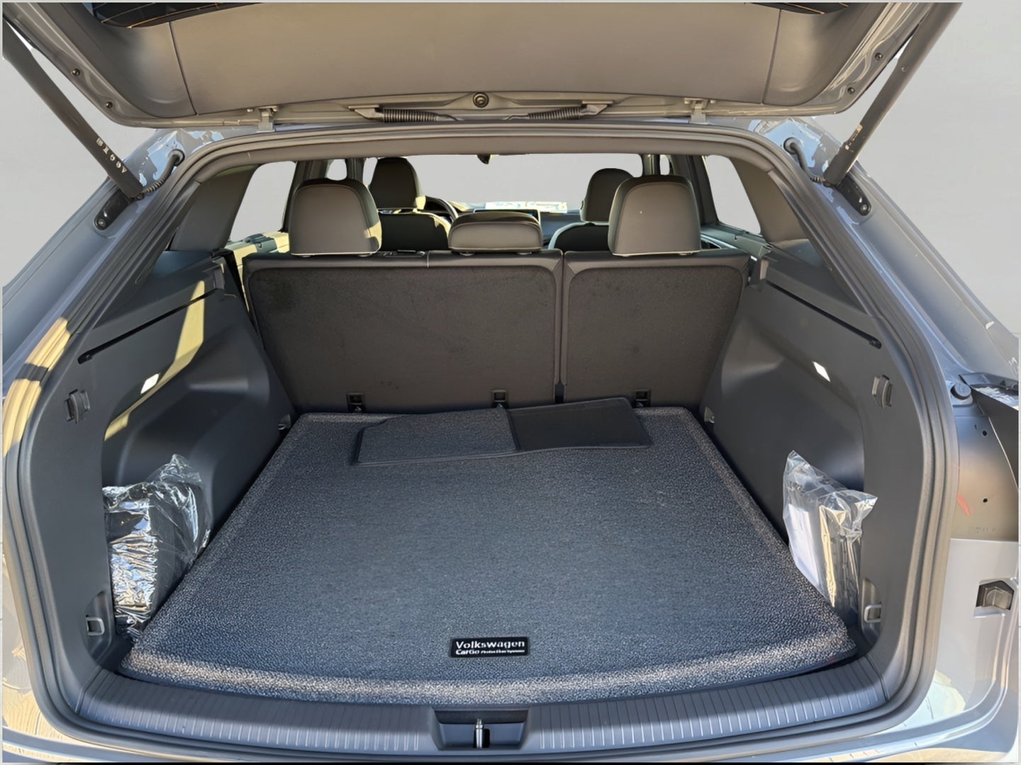 2026 Volkswagen Atlas Cross Sport 2.0T SEL Premium R-Line 4MOTION