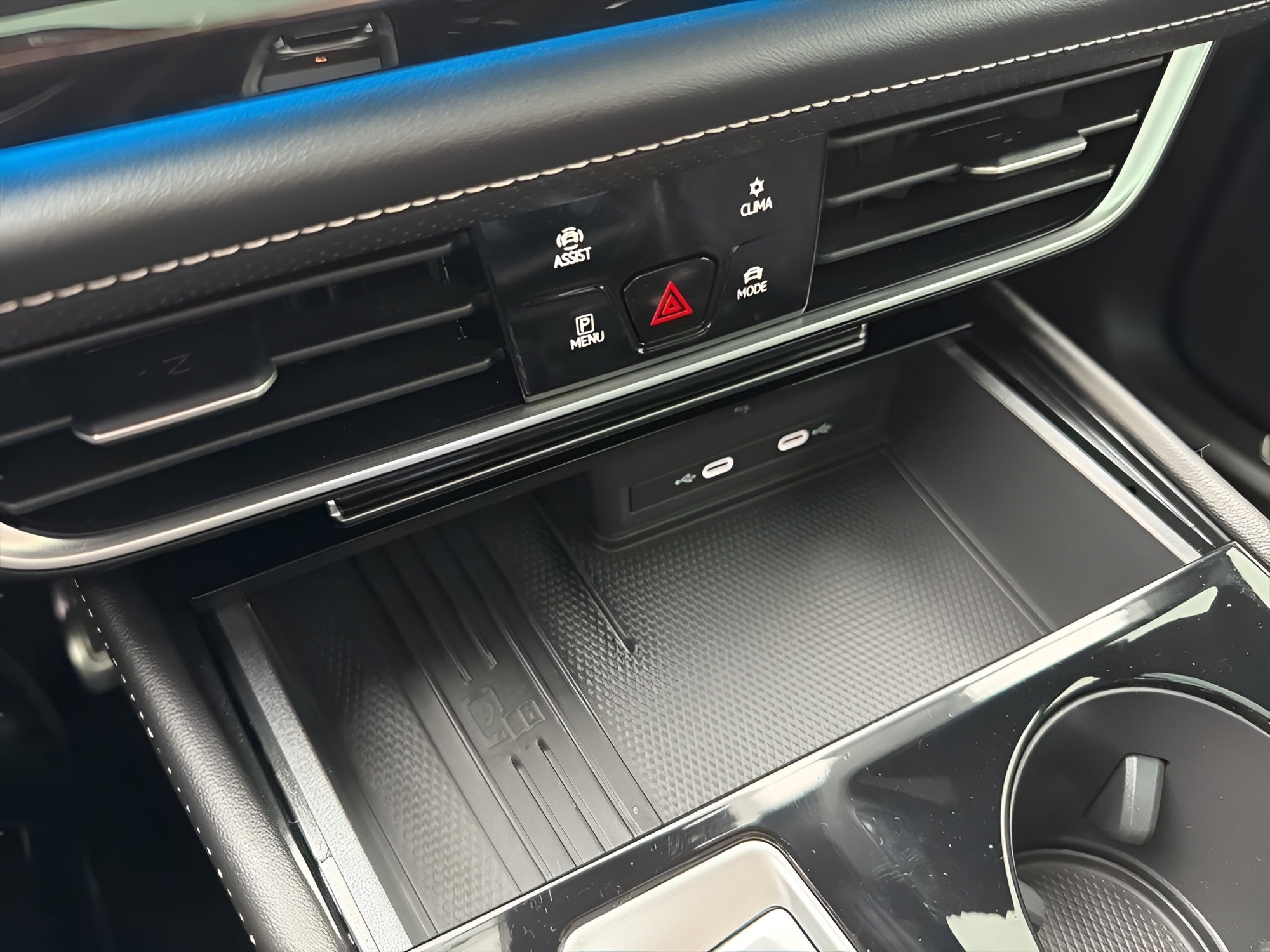 2025 Volkswagen Atlas Cross Sport 2.0T SEL Premium R-Line 4MOTION