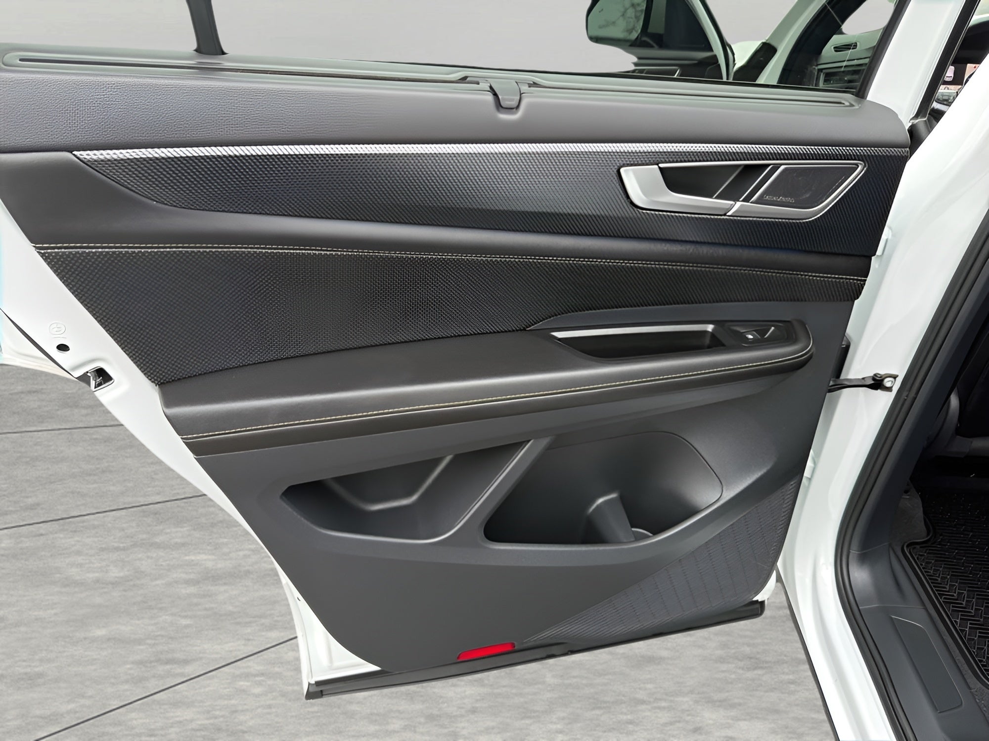 2025 Volkswagen Atlas Cross Sport 2.0T SEL Premium R-Line 4MOTION