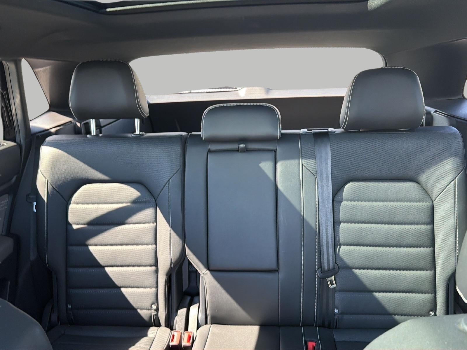 2023 Volkswagen Atlas Cross Sport 3.6L V6 SEL Premium R-Line 4MOTION