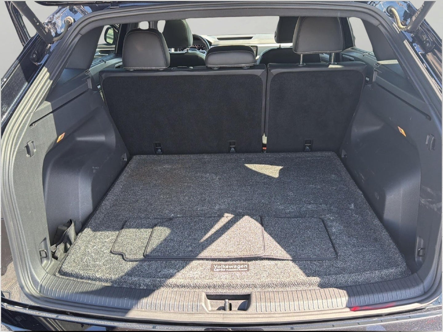 2023 Volkswagen Atlas Cross Sport 3.6L V6 SEL Premium R-Line 4MOTION