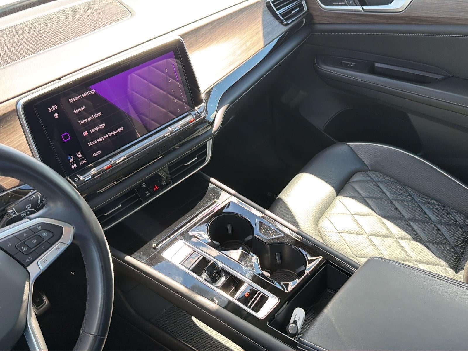 2024 Volkswagen Atlas 2.0T SEL Premium R-Line 4MOTION
