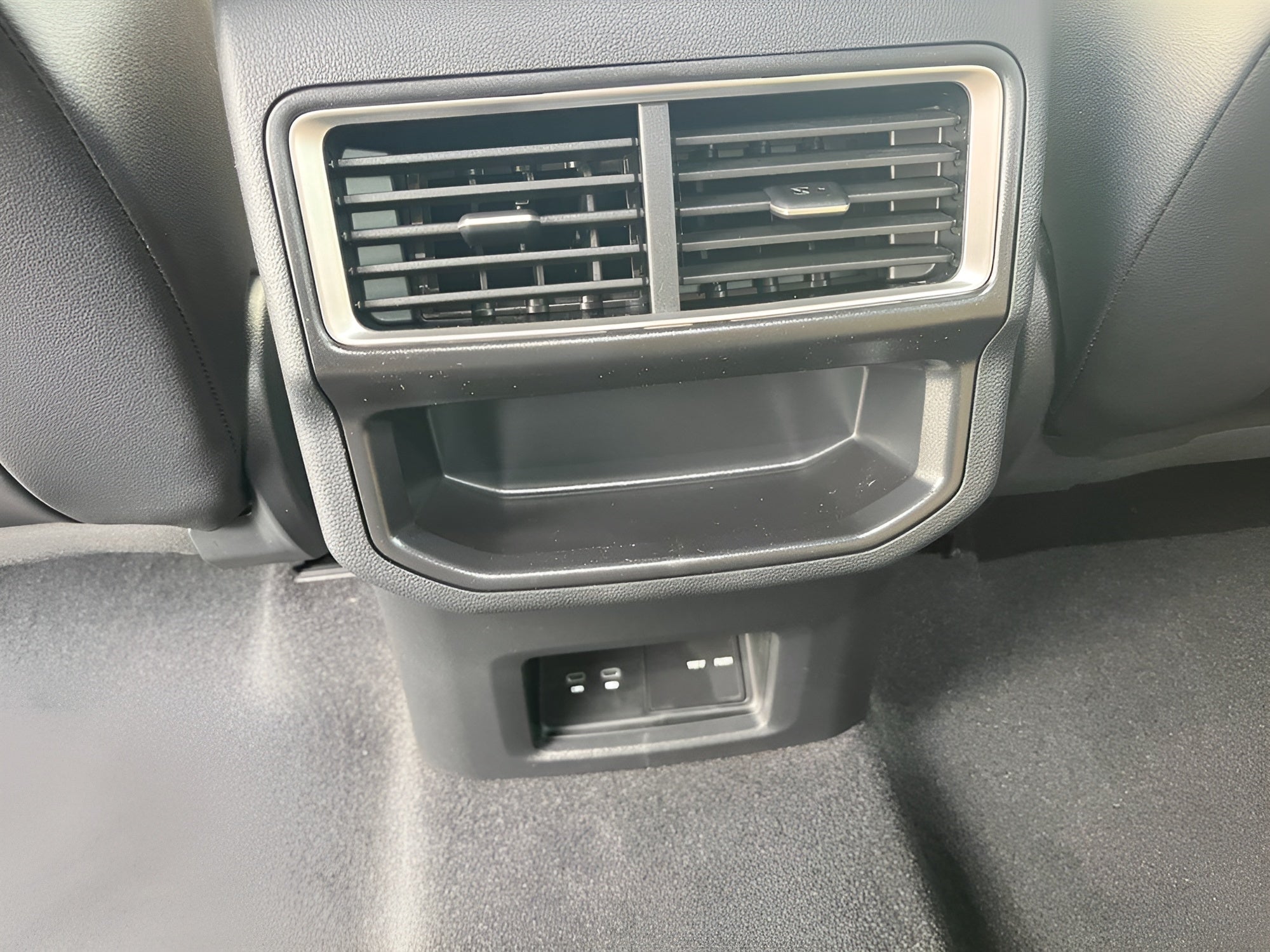 2026 Volkswagen Atlas Cross Sport 2.0T SE w/Technology 4MOTION